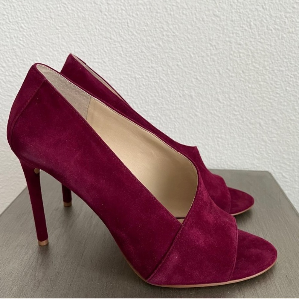 Fuchsia Vince Camuto heels, size 10